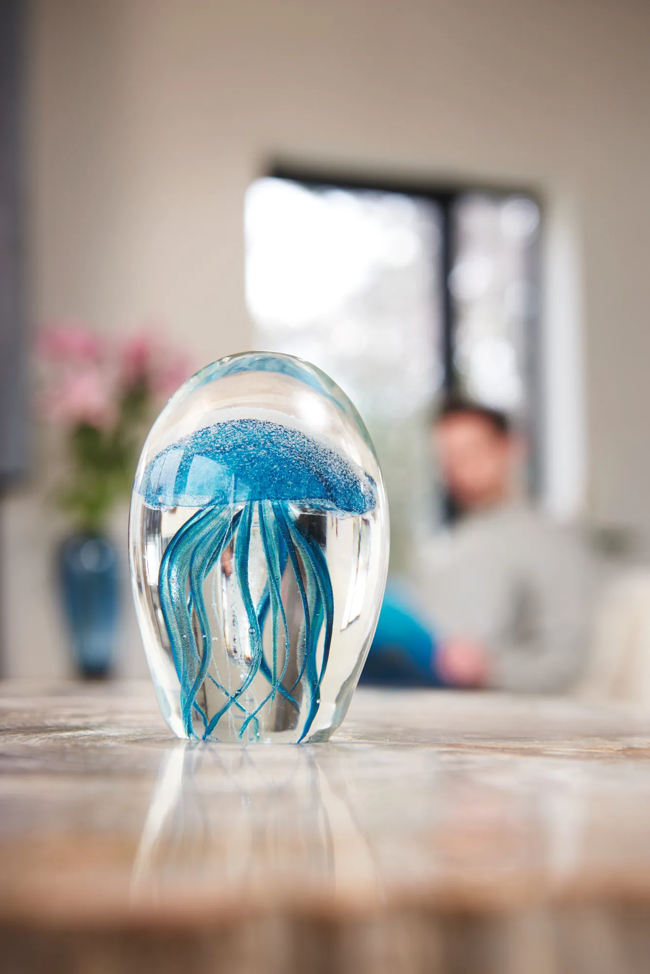 LEONARDO Dekofigur Qualle OCEANO, handgefertigt, phosphoreszierend, stilvolles Design 2